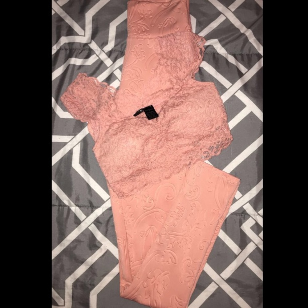 💕😘BEAUTIFUL STRETCH PANTS w/ Crop Top 💕💕